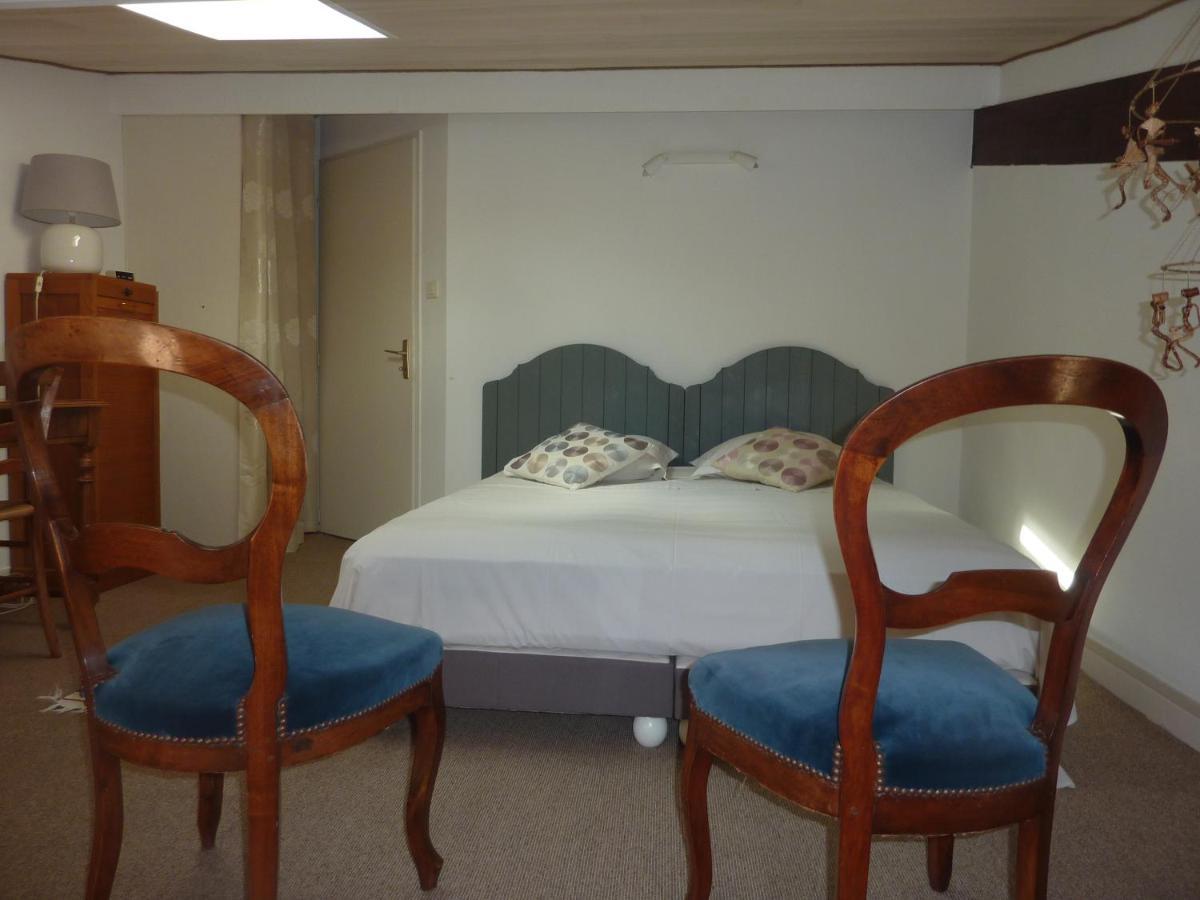 Bed and Breakfast Beaux Chenes Nérac Exterior foto